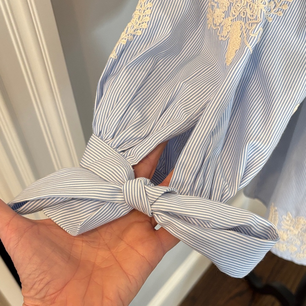 Alice and Olivia Blue Embroidered Women's Top - Picture 3 of 6
